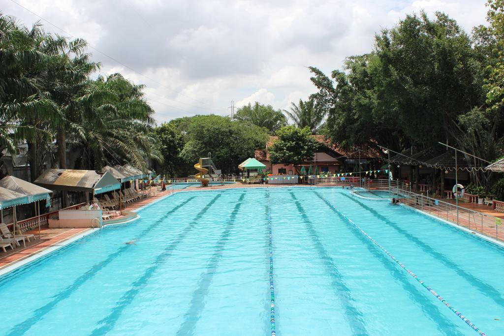 Saigon Park Resort Thuan An Extérieur photo