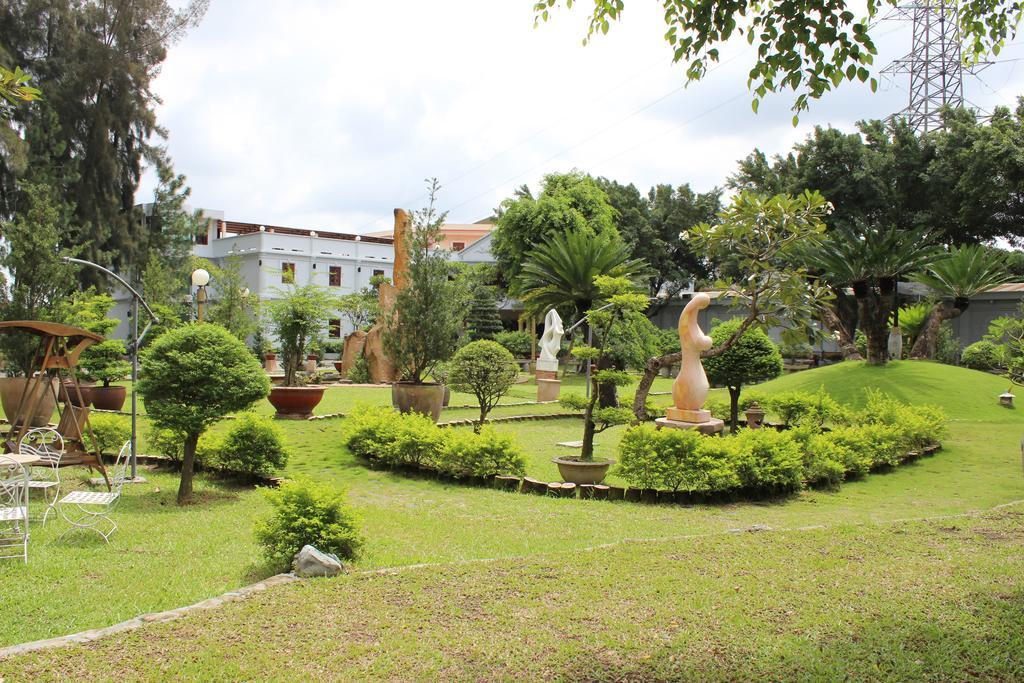 Saigon Park Resort Thuan An Extérieur photo