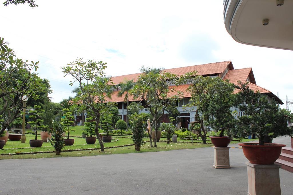 Saigon Park Resort Thuan An Extérieur photo